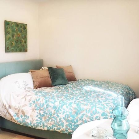 Emerald Mini Suite:Your Deluxe Studio In Kalamaria Saloniki Zewnętrze zdjęcie