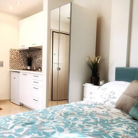 Emerald Mini Suite:Your Deluxe Studio In Kalamaria Saloniki Zewnętrze zdjęcie