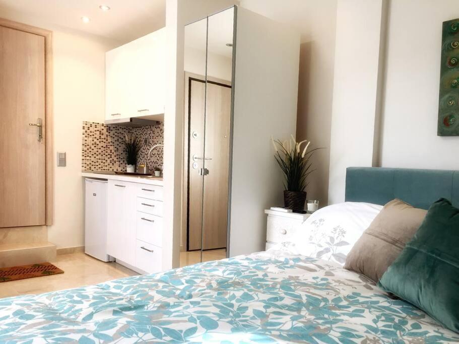 Emerald Mini Suite:Your Deluxe Studio In Kalamaria Saloniki Zewnętrze zdjęcie
